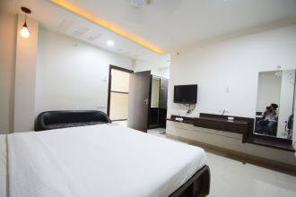 Test Hotel Naivedya, Gadag 5